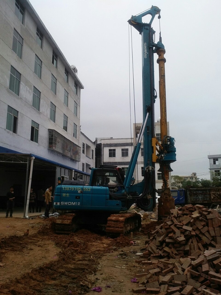 9001cc金沙以诚为本智能中小型旋挖钻机助力漂亮墟落建设