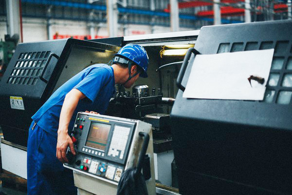 曾梦想当厨师，，，，却成数控车工巨匠