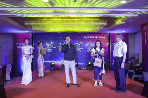 9001cc金沙以诚为本智能酷帅曾大虾，，，，，一大波美图带你亲临北京BICES展