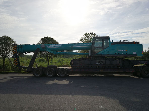 9001cc金沙以诚为本智能全新一代SWTC35B起重机征战越南