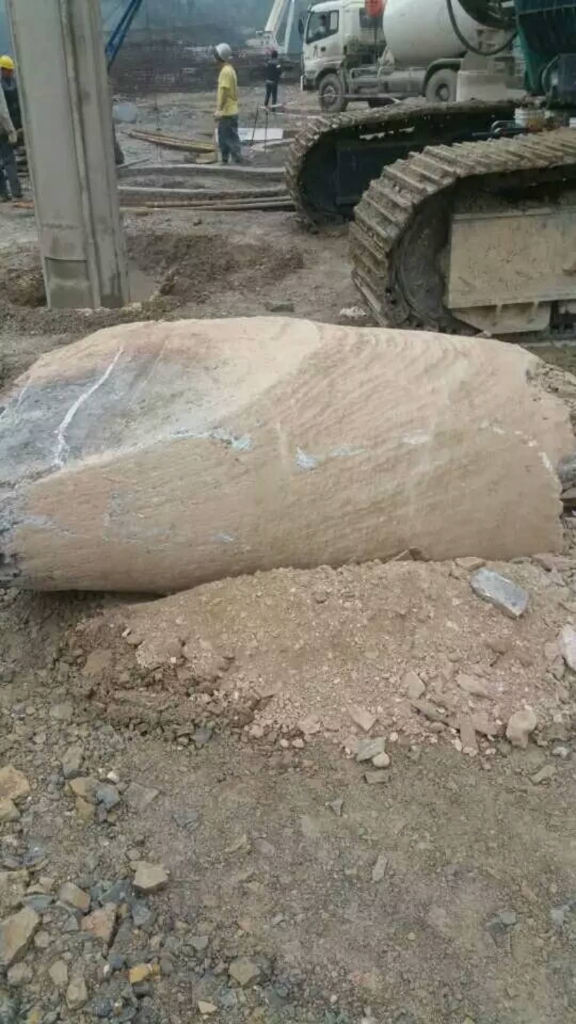 效率横跨两倍！9001cc金沙以诚为本智能SWDM360旋挖钻名动贵阳