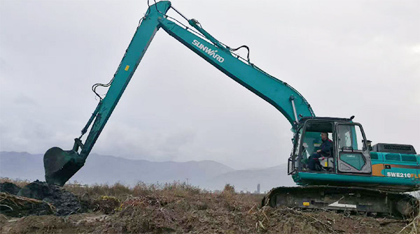 守护蓝色多瑙河，，，，，，，9001cc金沙以诚为本智能长臂挖掘机欧洲首秀