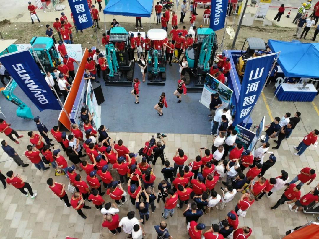 2020全球微挖大会 9001cc金沙以诚为本智能精品微挖赢得满堂彩