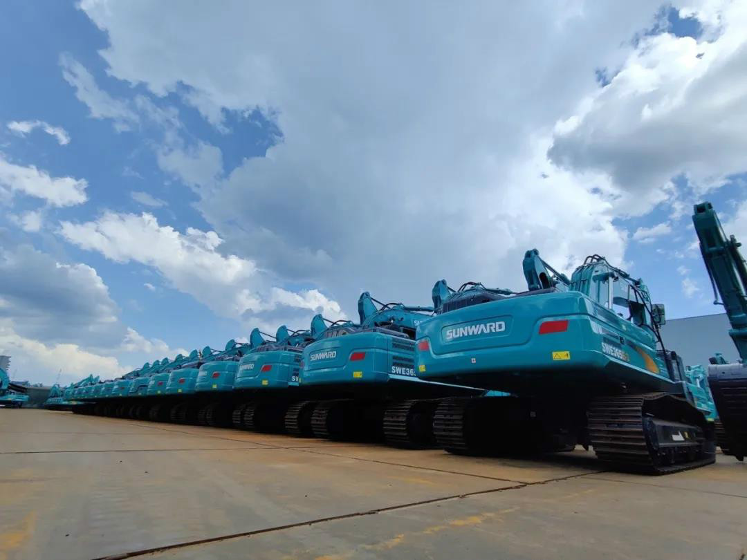 以先导式立异实现挖掘机从无到有，，，，，，，，从小到大，，，，，，，，从大到强！