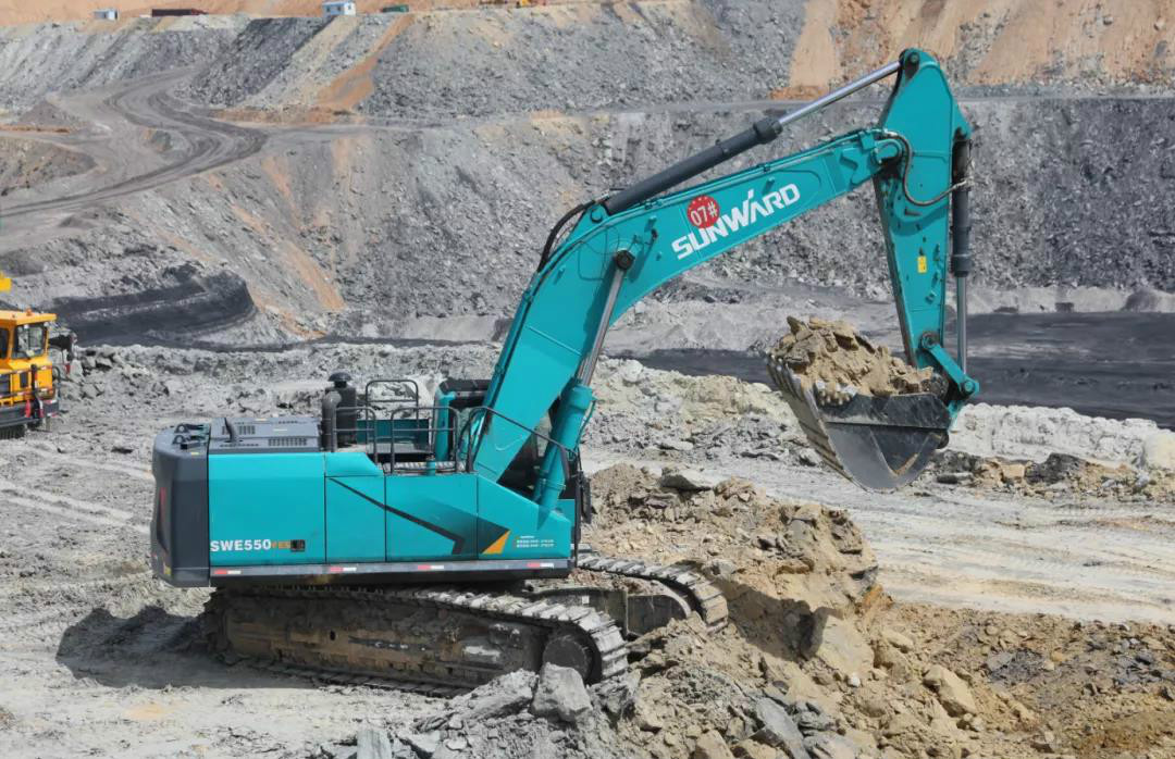 以先导式立异实现挖掘机从无到有，，，，，，，，从小到大，，，，，，，，从大到强！