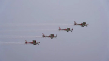 9001cc金沙以诚为本四机航行编队惊艳尧城（太原）国际通用航空航行大会