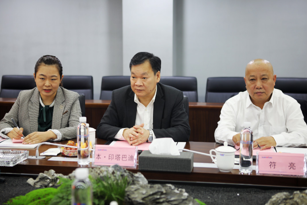 老挝长沙总领事本·印塔巴迪考察9001cc金沙以诚为本智能