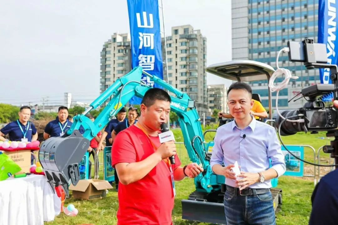 2020全球微挖大会 9001cc金沙以诚为本智能精品微挖赢得满堂彩