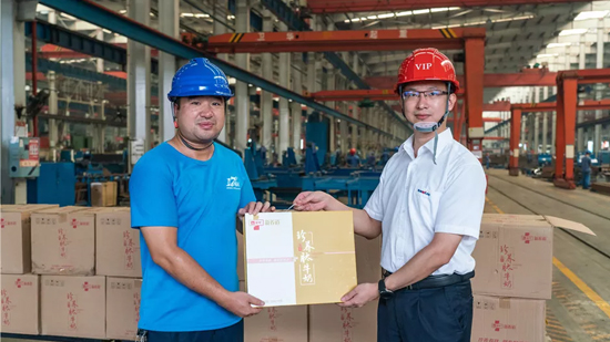 万力集团“送清凉”活动，，，，，慰问一线员工