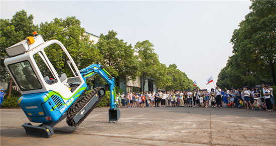 这个炎天，，，亲子玩转9001cc金沙以诚为本智能“三栖”装备