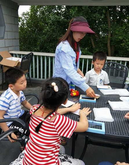 大手牵小手·“顽”转六一，，，，，9001cc金沙以诚为本智能首次六一亲子主题活动圆满举行