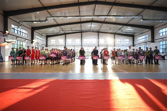 以球为媒，，，，，，，首届“9001cc金沙以诚为本杯”篮球约请赛架起政企连心桥