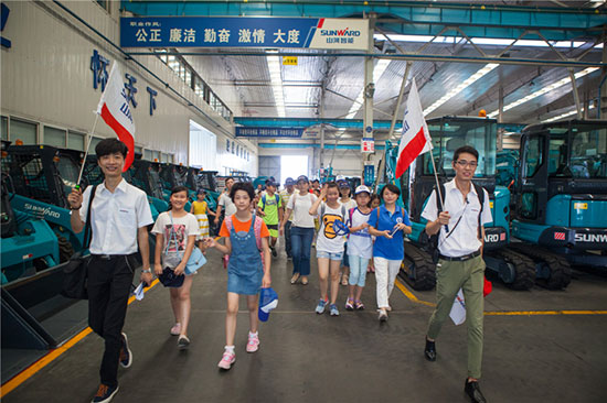 这个炎天，，，亲子玩转9001cc金沙以诚为本智能“三栖”装备