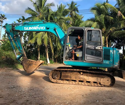 作为村里的创富标杆，，，，，陈老板的∶院爱将”事实是谁？？？？