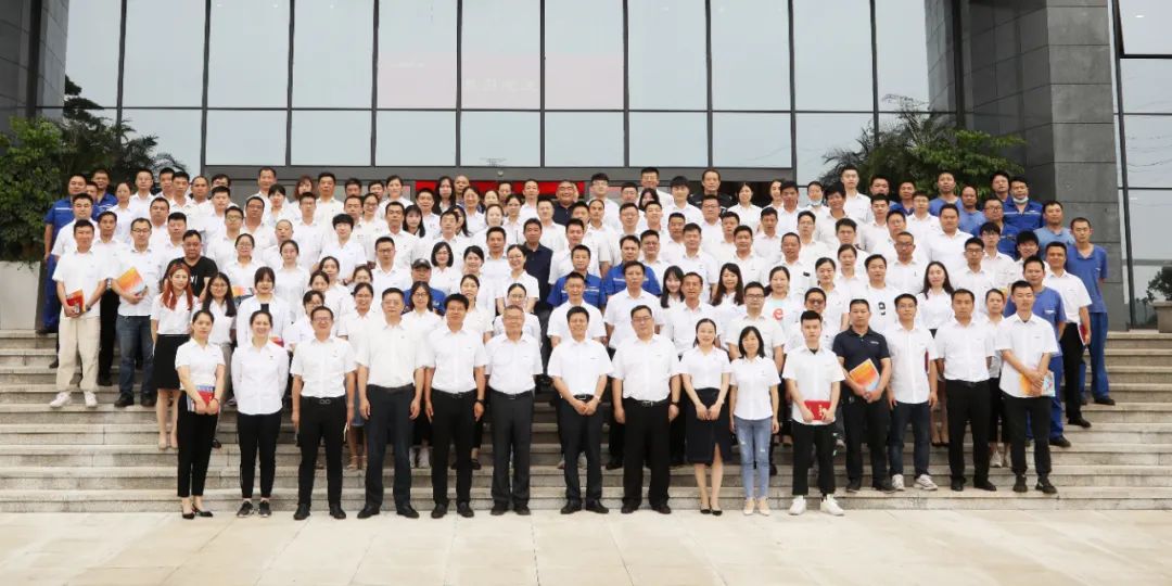 助力谋划，，，，，效劳员工，，，，，攀缘家园建设新高地——9001cc金沙以诚为本智能第五届四次“双代会”胜利召开