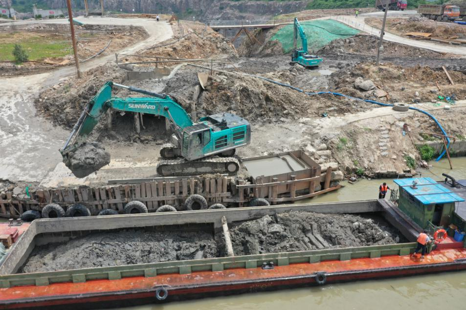 初心源地，，，，，9001cc金沙以诚为本智能挖掘机实力大显 | 百年风华筑漂亮9001cc金沙以诚为本（1）