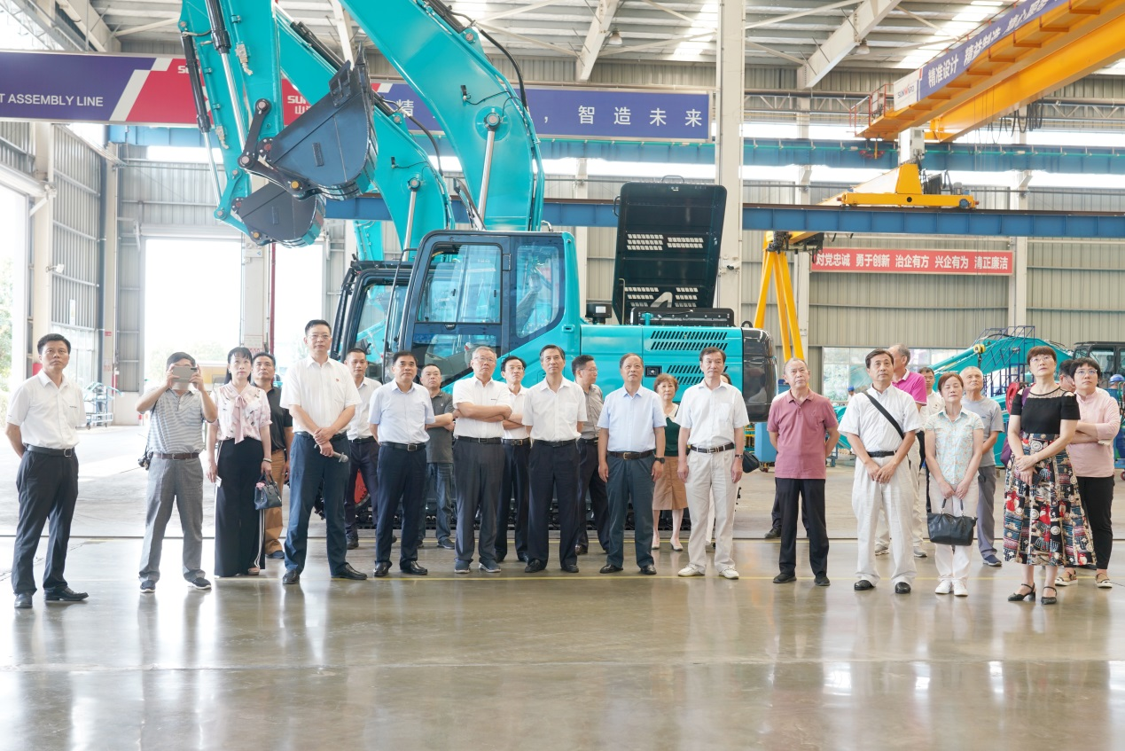 湖南省老科学手艺事情者一行到访9001cc金沙以诚为本智能