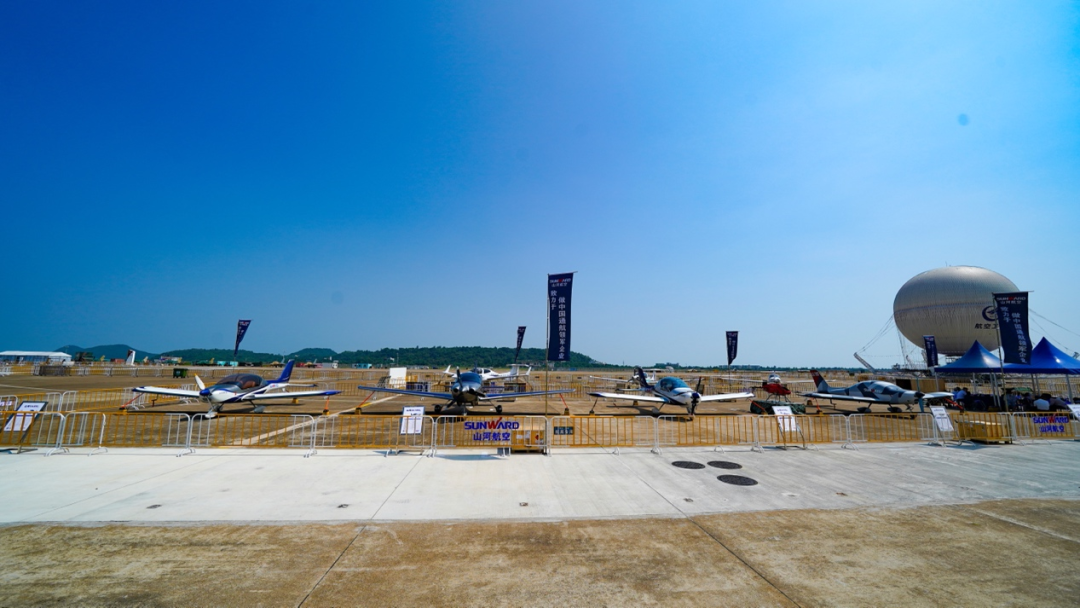 新机、航行演出…2021中国航展9001cc金沙以诚为本航空秀给你看