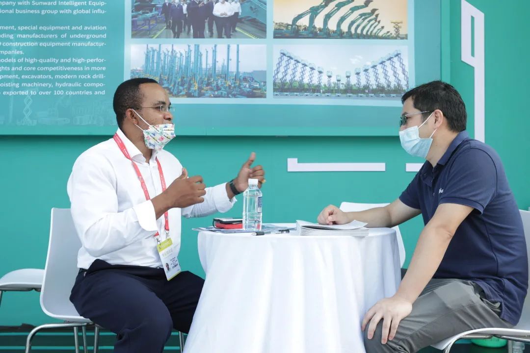 亮相中非经贸展览会！9001cc金沙以诚为本智能尽展工程机械国产品牌魅力