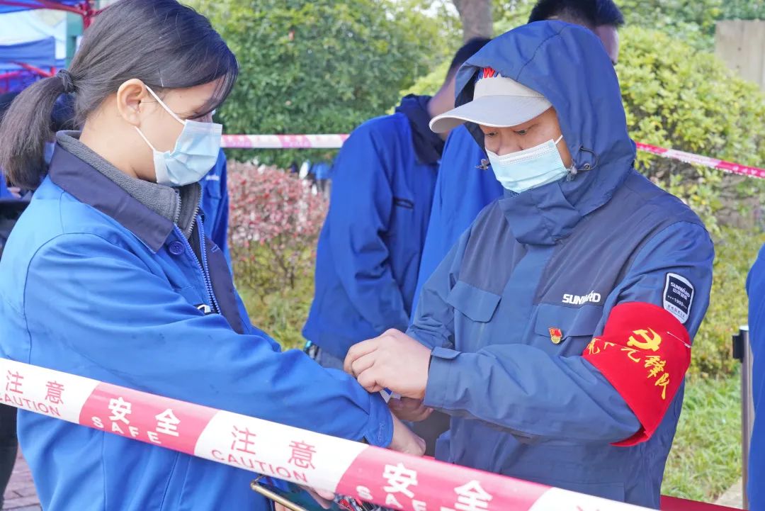 采样完成率近100%！9001cc金沙以诚为本智能第一时间开展全员核酸检测，，，，，，，包管清静生产