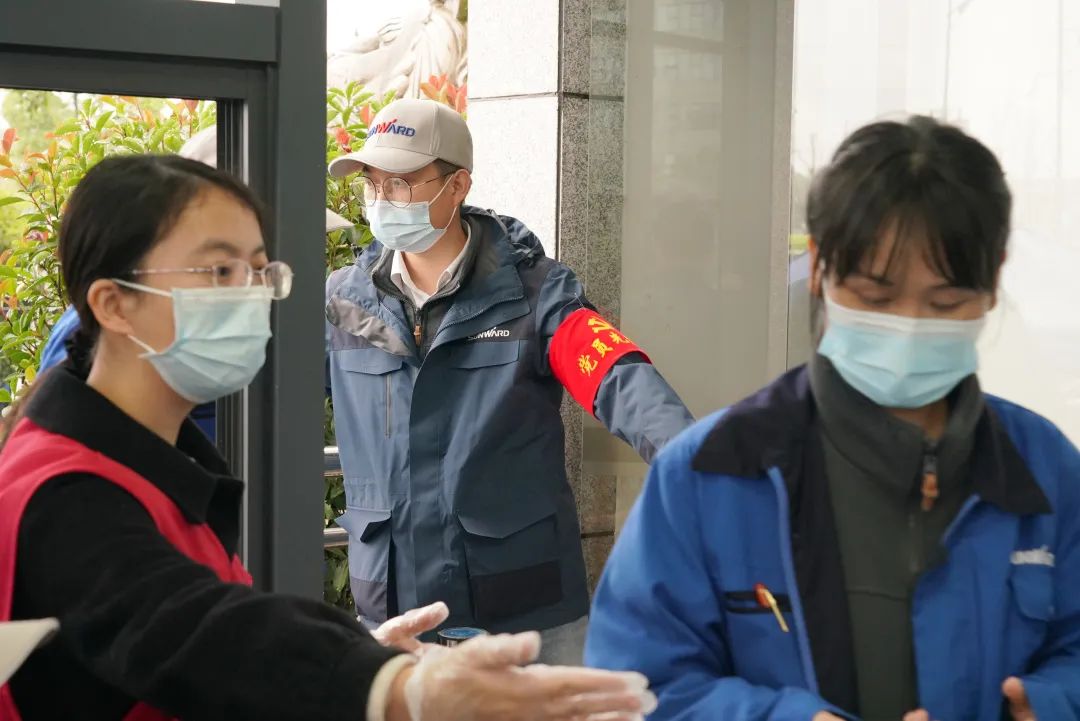 采样完成率近100%！9001cc金沙以诚为本智能第一时间开展全员核酸检测，，，，，，，包管清静生产