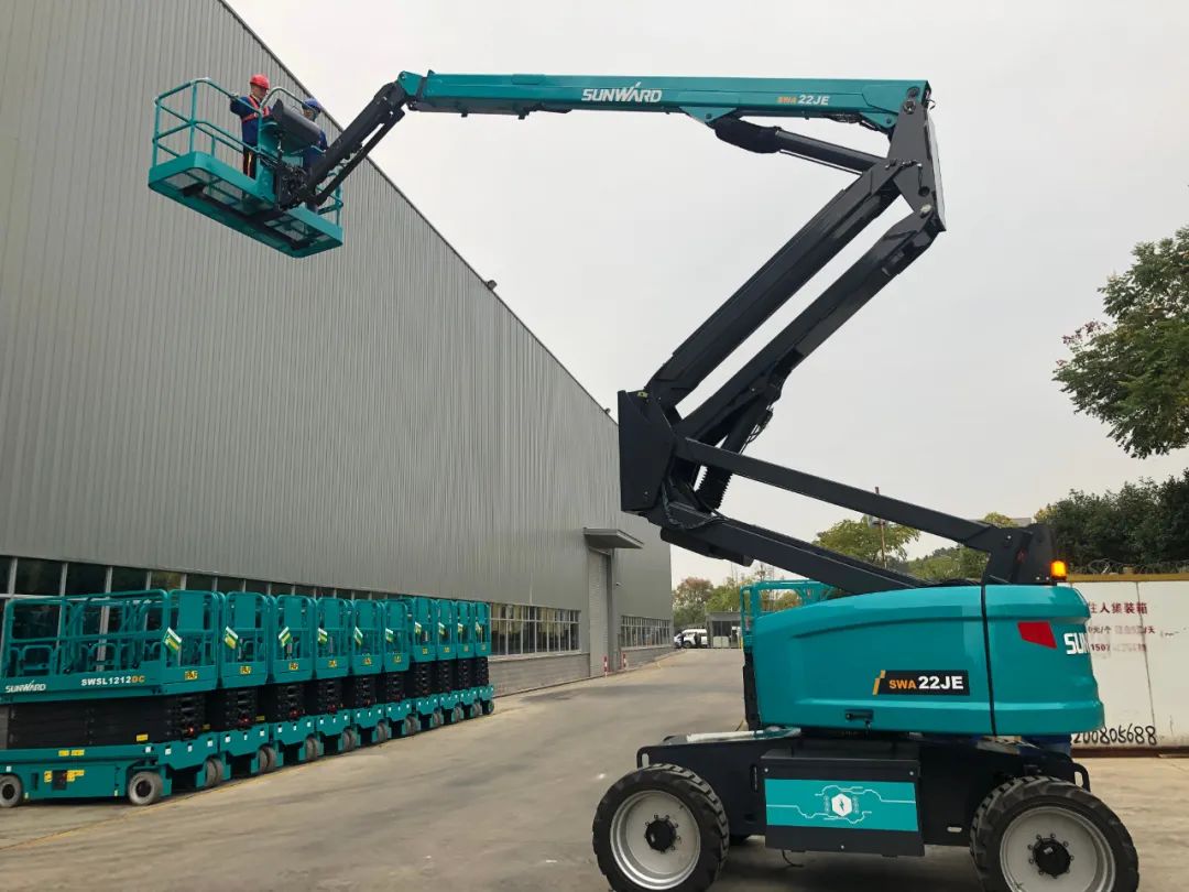 同级别作业高度最高！9001cc金沙以诚为本智能首款自主研发电动臂式高空作业平台下线