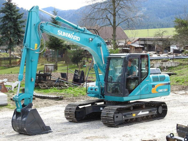 一辆中型的挖掘机的价钱是几多？？？？？