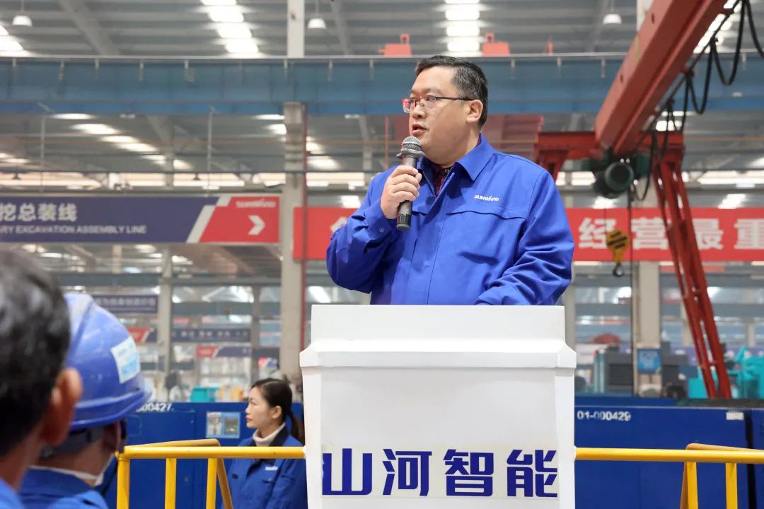 向模范学习！9001cc金沙以诚为本智能56名职工受到职工职业手艺竞赛表扬