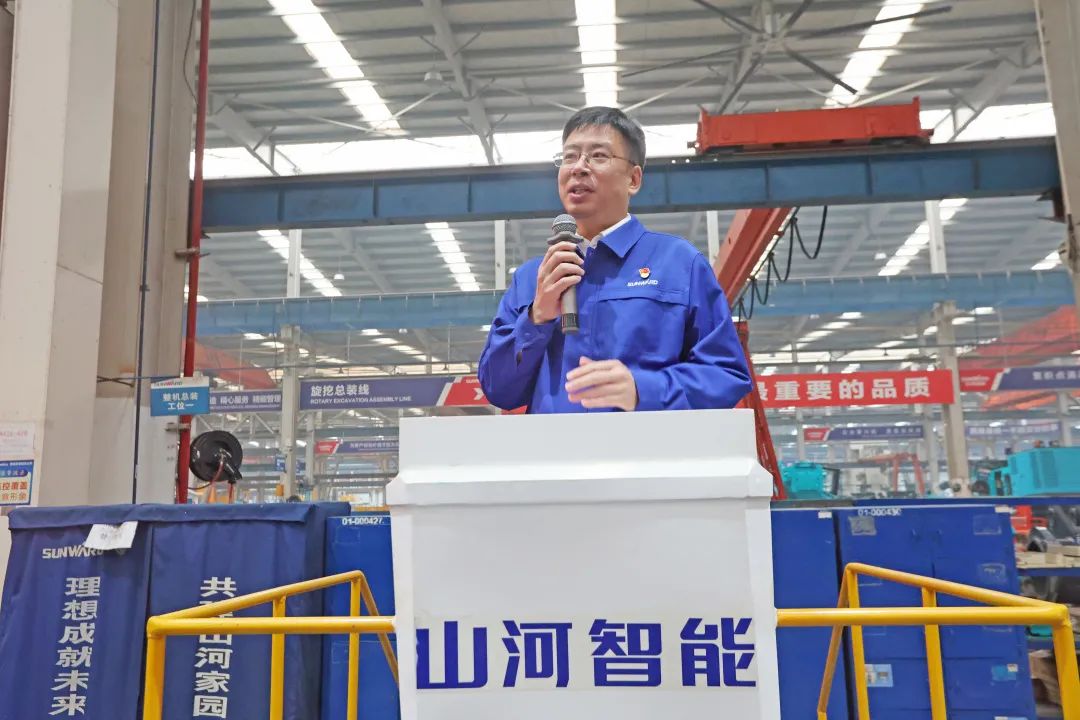 向模范学习！9001cc金沙以诚为本智能56名职工受到职工职业手艺竞赛表扬