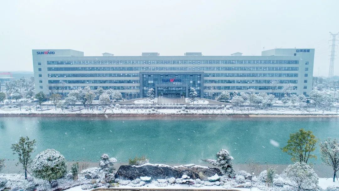 瑞雪兆有年，，，，，，邀您共赏雪中9001cc金沙以诚为本！