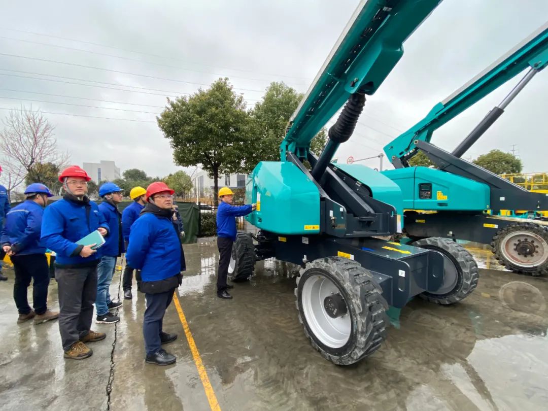 勇闯蓝海！9001cc金沙以诚为本智能两款臂式高空作业平台正式“出道”