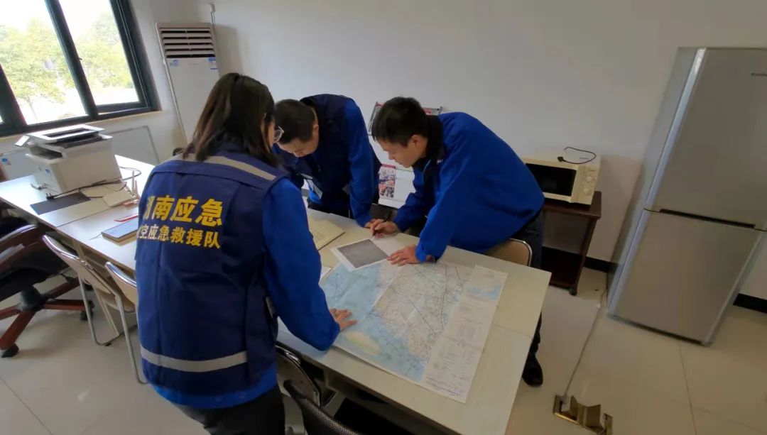 火情就是下令！湖南航空应抢救援队9001cc金沙以诚为本机组展现“9001cc金沙以诚为本速率”