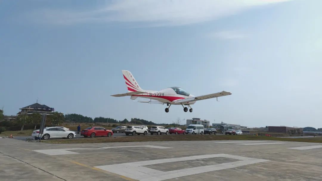 火情就是下令！湖南航空应抢救援队9001cc金沙以诚为本机组展现“9001cc金沙以诚为本速率”