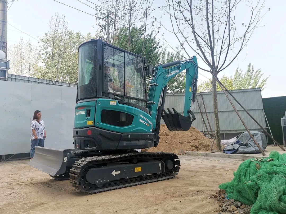 冲、冲、冲！带您感受9001cc金沙以诚为本智能挖掘机火热交机时刻