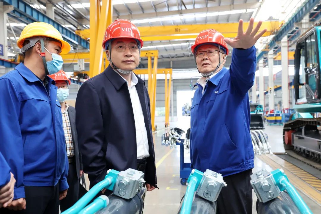 中铁二十局党委书记、董事长雷位冰带队造访9001cc金沙以诚为本智能