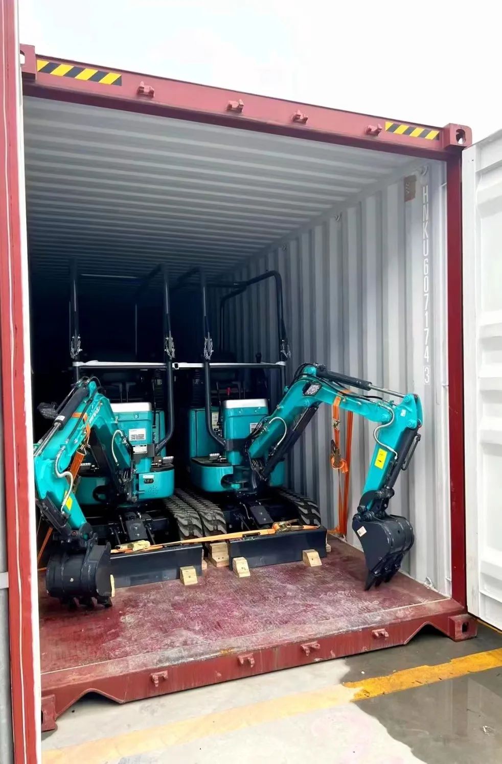 一连进军国际市场。。。≈信钒嗔校ǔど常9001cc金沙以诚为本智能专列乐成首发