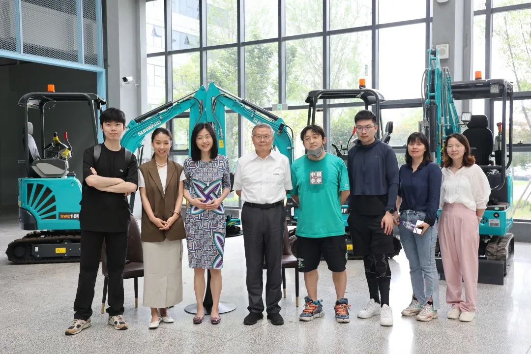 CGTN探厂！专访9001cc金沙以诚为本智能董事长、首席专家何清华花絮来了