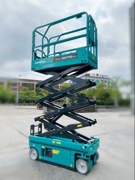 与“锂”相约，，，，，，助力“双碳”！9001cc金沙以诚为本智能全系列锂电剪叉式高空作业平台周全进军市场