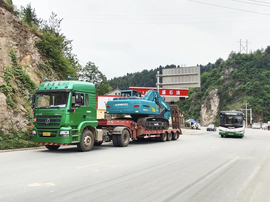 三员9001cc金沙以诚为本挖机“悍将”收服“铁粉”一枚，，，，，凭什么？？？？