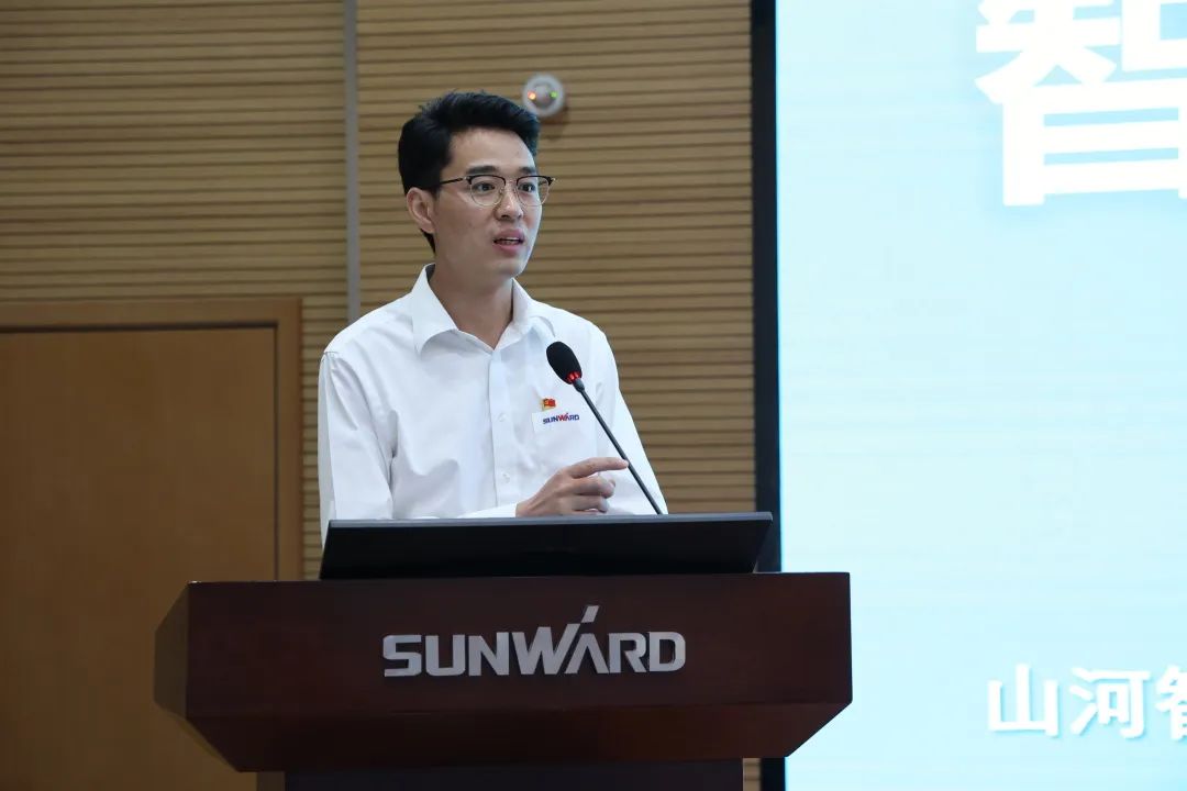 立异引领，，，，，，，，智造未来！“2022院士专家长沙行”高端装备高质量生长钻研会盛大举行