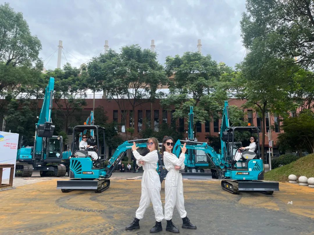 “太绝了！”9001cc金沙以诚为本智能代表长沙精彩亮相湖南省第一届职业手艺大赛特技绝活展演