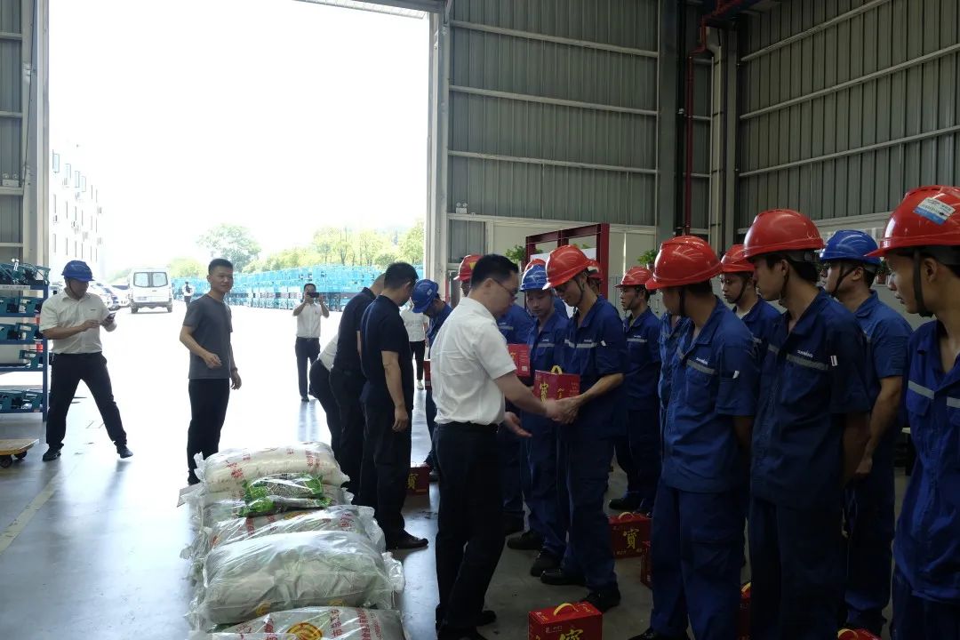 长沙市总工会慰问9001cc金沙以诚为本智能一线员工