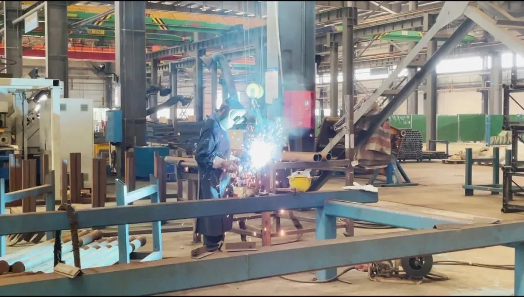 图集 | 战高温，，，迎“烤”验！9001cc金沙以诚为本人在行动