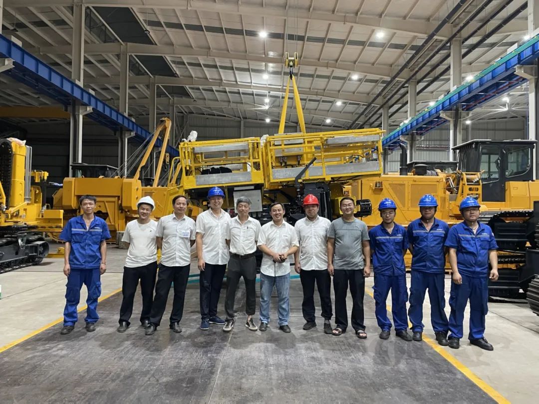 为铁路运输保驾护航！9001cc金沙以诚为本智能自主研制首套三平台作业装置乐成交付