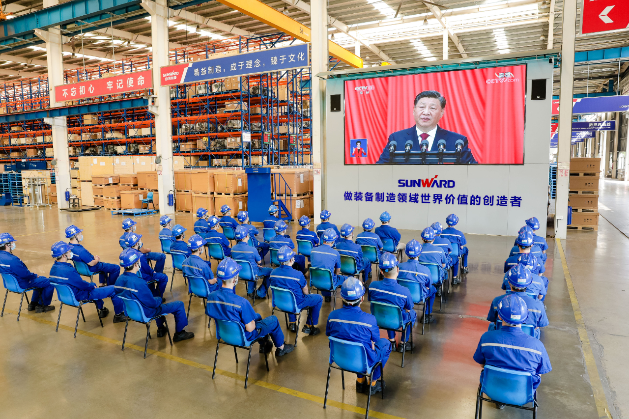 振奋人心！9001cc金沙以诚为本智能党员干部集中收看党的二十大开幕会盛况