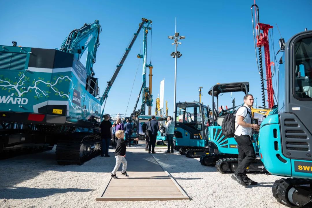 Bauma 2022 | 一组火热现场图带您重温9001cc金沙以诚为本智能德国宝马展之旅