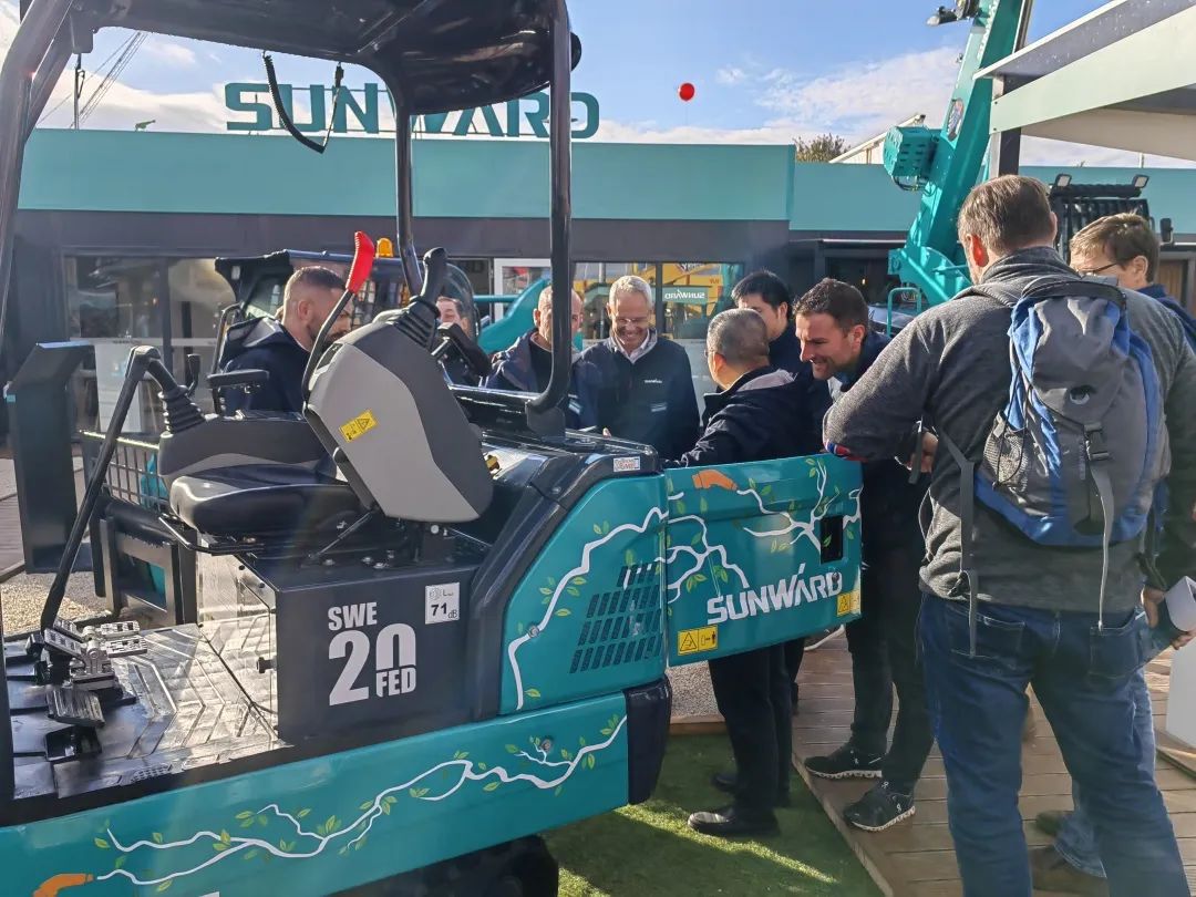 Bauma 2022 | 一组火热现场图带您重温9001cc金沙以诚为本智能德国宝马展之旅