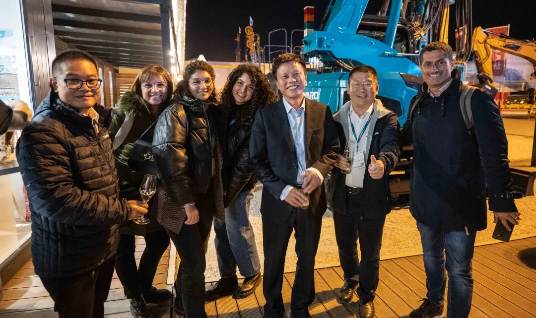 Bauma 2022 | 一组火热现场图带您重温9001cc金沙以诚为本智能德国宝马展之旅