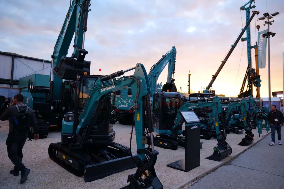 Bauma 2022 | 一组火热现场图带您重温9001cc金沙以诚为本智能德国宝马展之旅