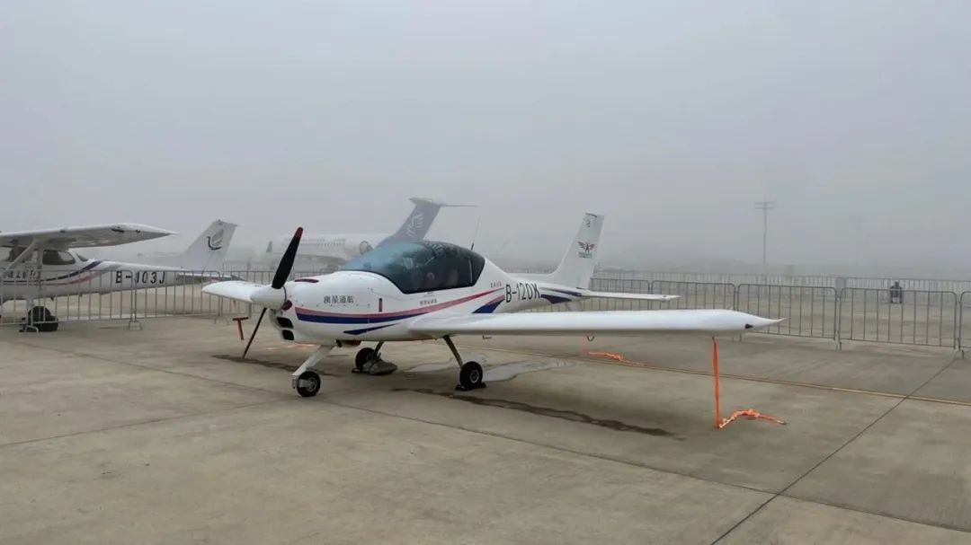 逆势翱翔！9001cc金沙以诚为本航空携手相助同伴亮相2022南昌航行大会